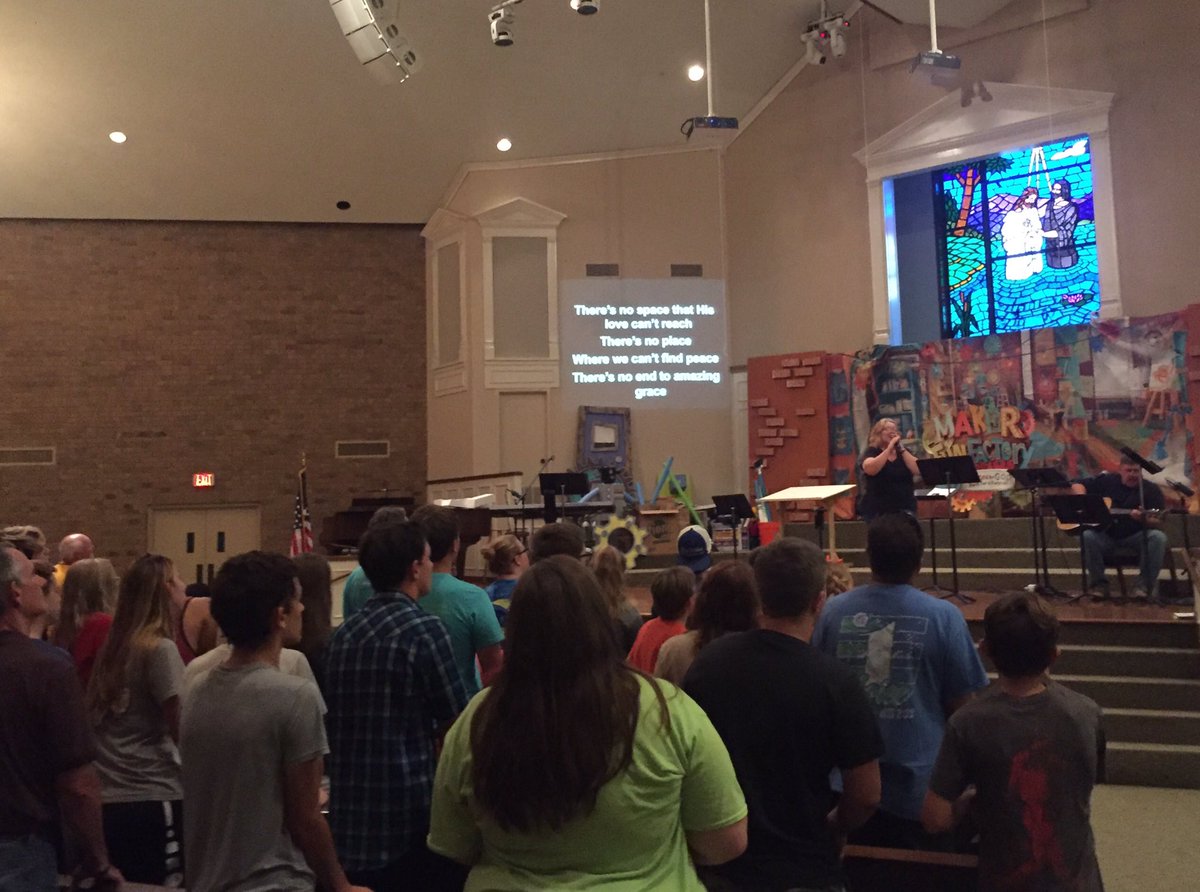 TXBDisasteRecov's tweet photo. Great worship w/@kingdombuild15 &amp; @GreenAcresSouth in Orange after a hard days work serving flooded families @TXBaptistMen @MarlaBearden https://t.co/XQoGr5xk80
