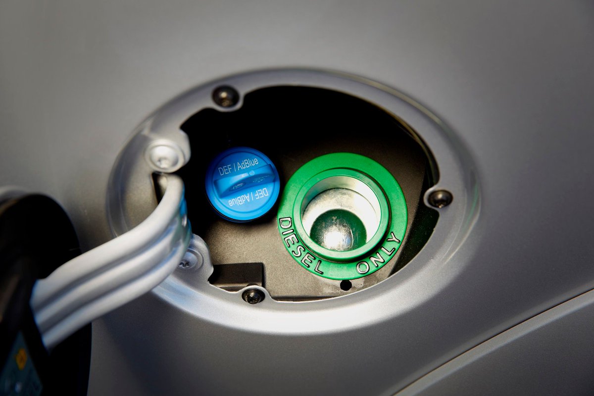 Cars_Geeks's tweet photo. Bolt EV ad, EPA vs California, U.S. Senate electric cars, China emissions advice: Today's Car News https://t.co/x9YCcmiWAh #Cars #EV https://t.co/Wsfsmg5p6f