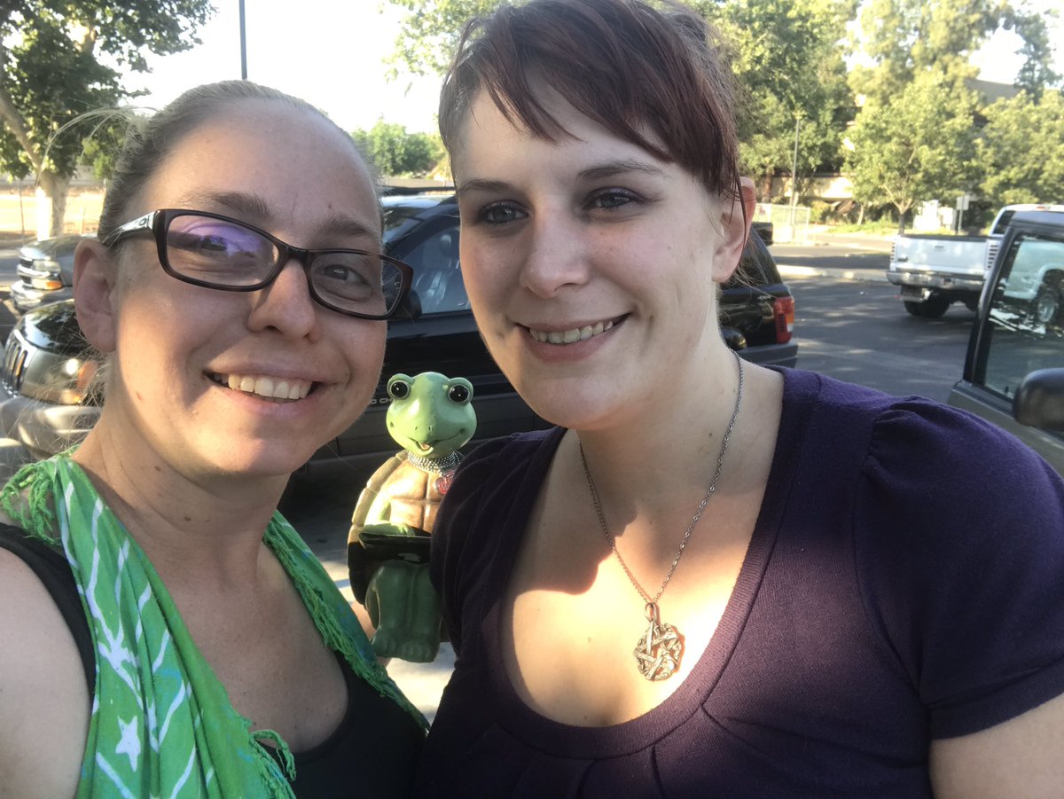 TurtleTyme713's tweet photo. Whew! This 110 temp is not for #thetravelingturtle @toddlarowe or #TheToddlets but at least @DennysDiner was there to cool us & da #Framily https://t.co/unn7StkQi7
