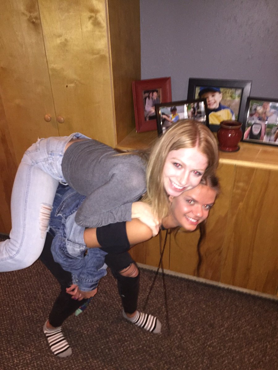 lindseytoetz's tweet photo. happy birthday to my bestie in the whole wide world! i'm so sorry i'm not home and i promise we will celebrate soon! love u @IsabellePleva 💕 https://t.co/tkmHzXQfkH