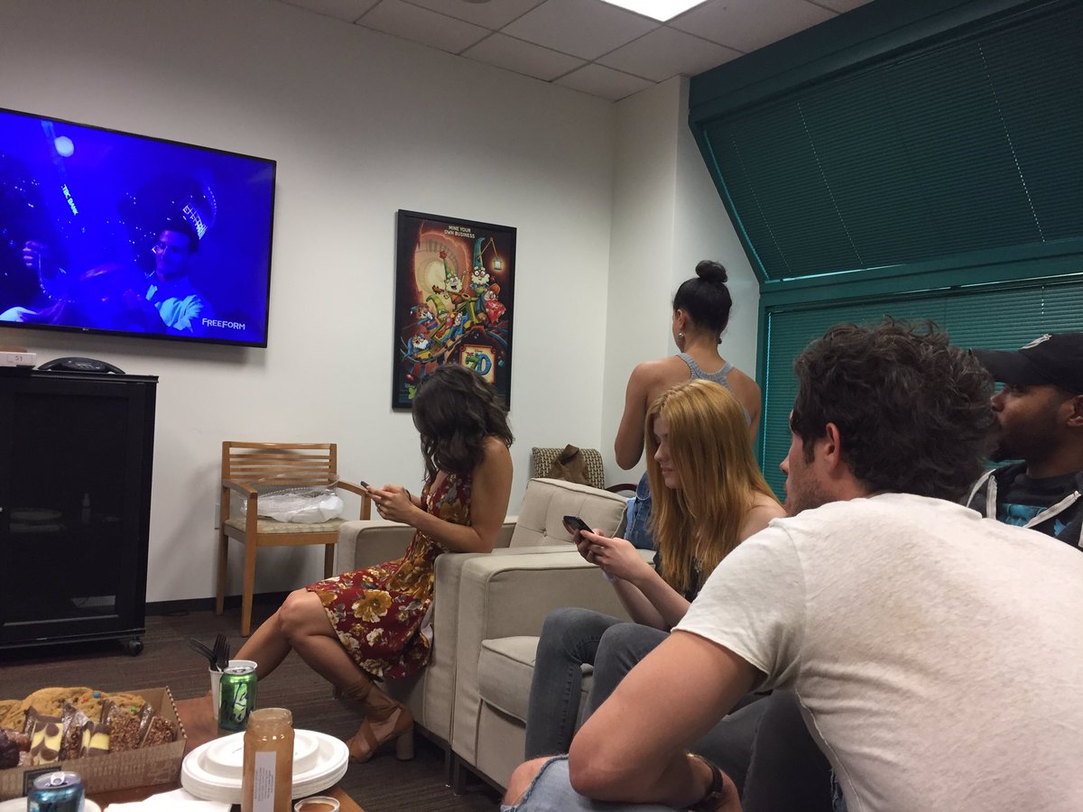 rossle83's tweet photo. See any familiar faces and profiles? #stitchers #stitcherschat https://t.co/gw6HnLsS32