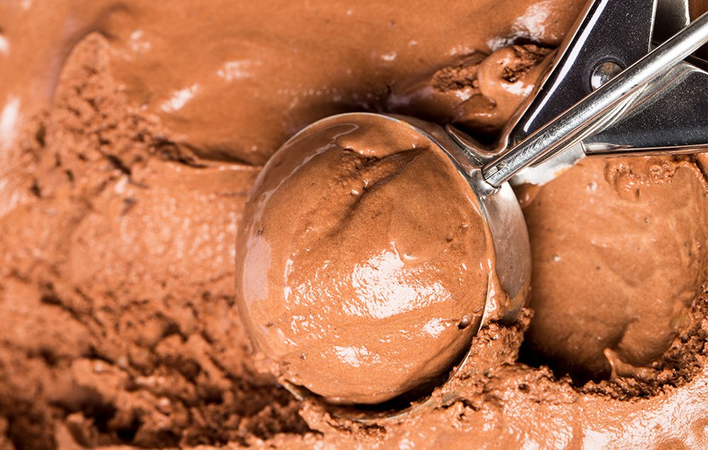 MensHealthMag's tweet photo. The 4 worst things to eat before bed: https://t.co/q9PMsllzhz https://t.co/qMHJ1f2JZf