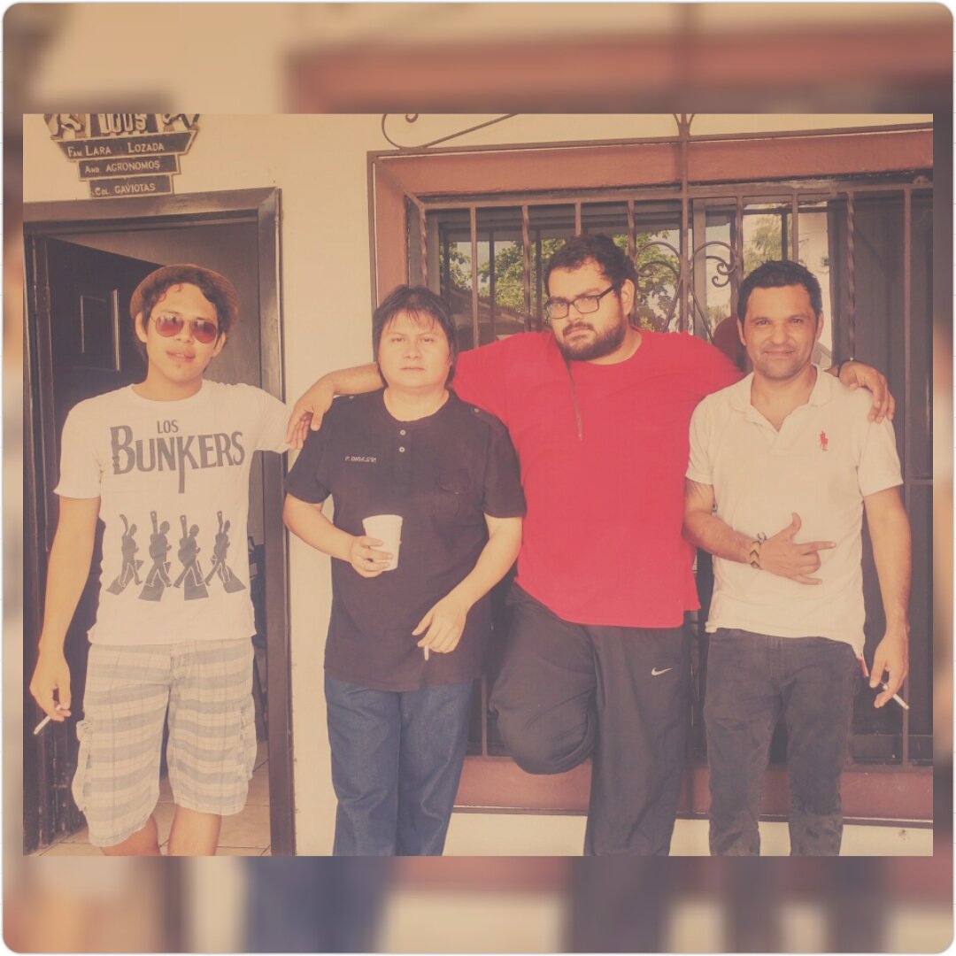 efimerobanda's tweet image. Hay caminos qué recorrer, pero acompañados es mejor.