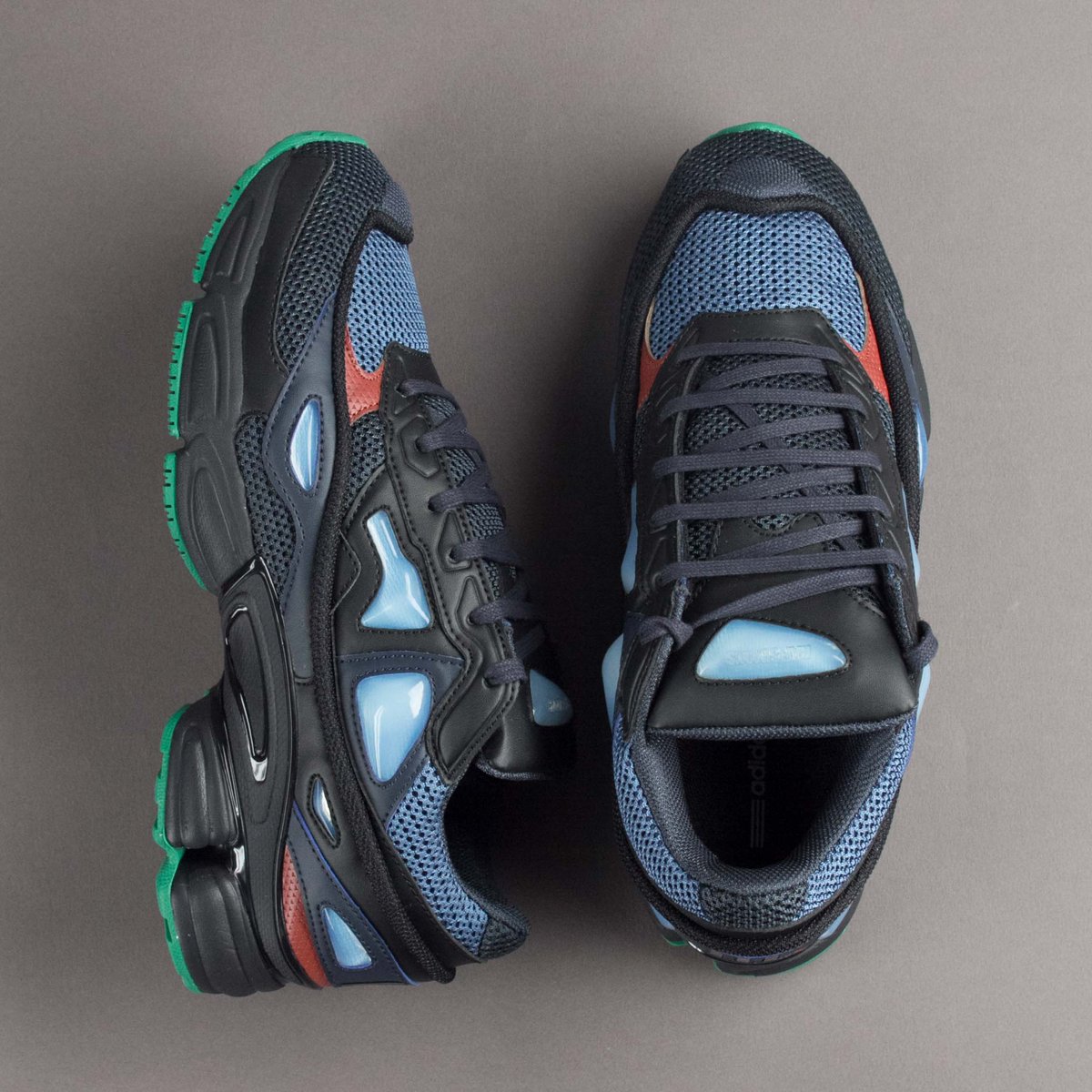 BlueButtonShop's tweet photo. On sale now #adidasByRafSimons
#adidas #rafsimons #ozweego2
#Style | #TorontoStyle | #womenStyle | #JapaneseStyle | #JapaneseStreetStyle https://t.co/trYTs86prU