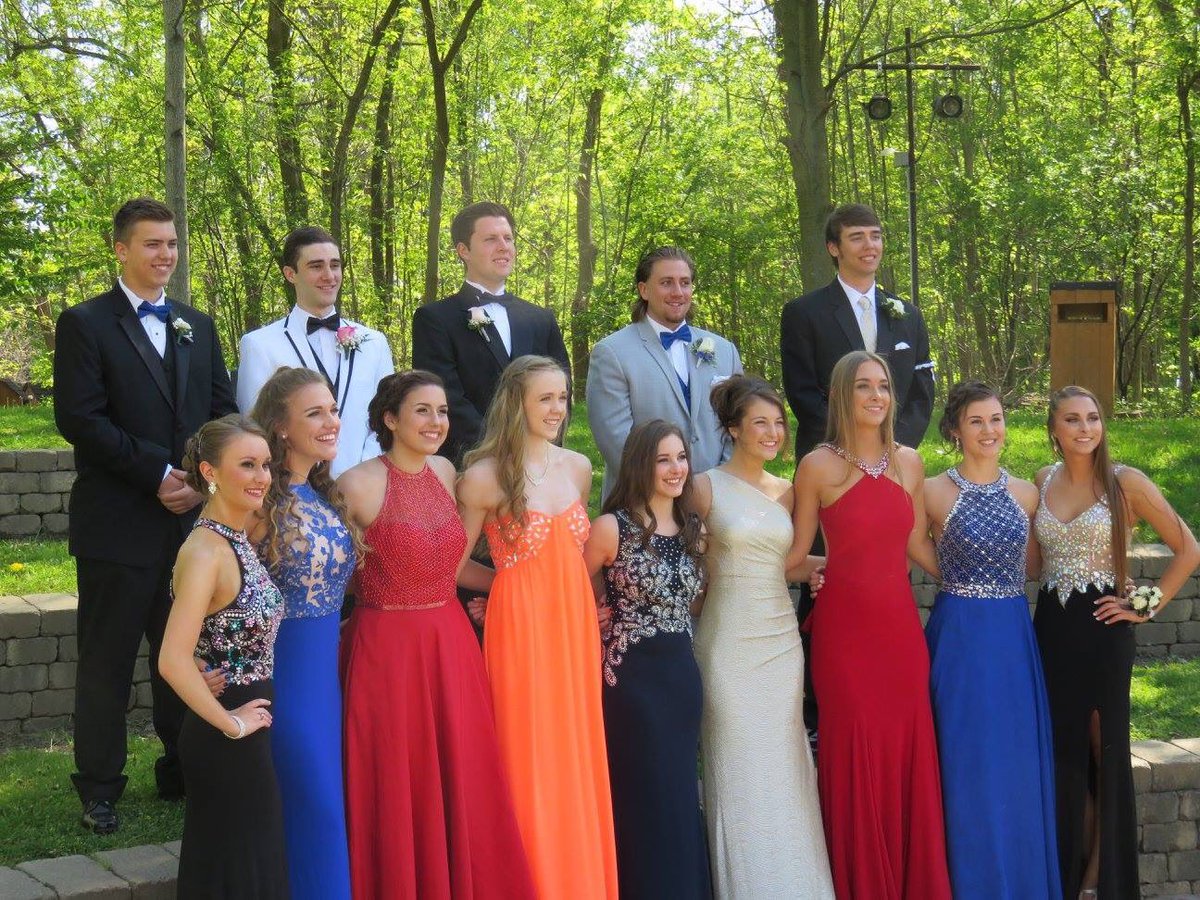 _helengibsonn's tweet image. Happy birthday @kay_prentki !! miss you lots I hope your day was super 💖 #twintables