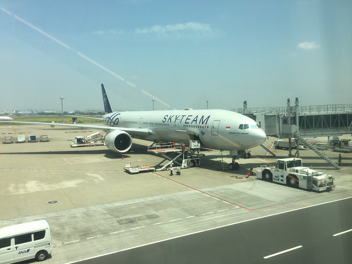 terima kasih untuk <a href="/IndonesiaGaruda/">Garuda Indonesia</a> yg memberi kesempatan saya pulang Lebaran ❤️🇮🇩 #GATweetmiles #garudaindonesia