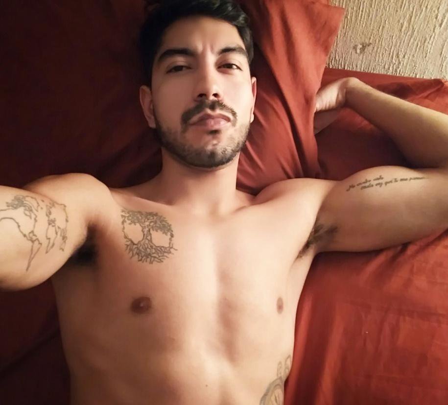 sonsexyschicos's tweet photo. @Ranjiv_Sanloz nuestro #Papi2 en el "carnaval" #sexysPapisdelared ¡es un verdadero galán esta sexy chico! SÍGUELO https://t.co/ZHQoZI4wmW