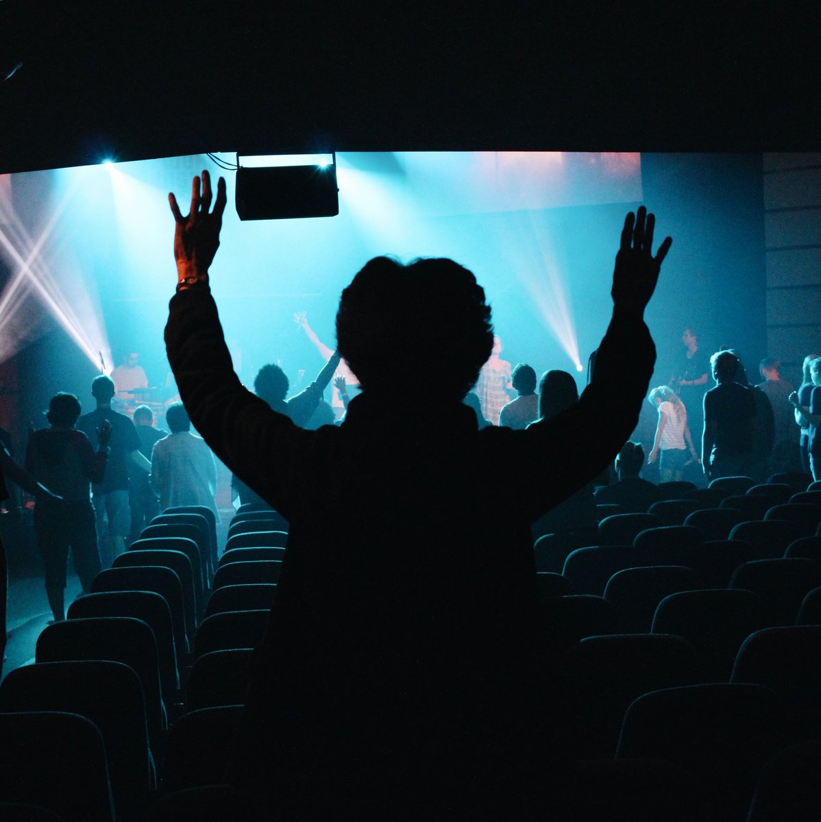 PureWorshipPWI's tweet photo. What an amazing worship encounter to kick off the week! #PureWorshipInstitute #EncourageEquipEmpower https://t.co/6GWVkDAqrG