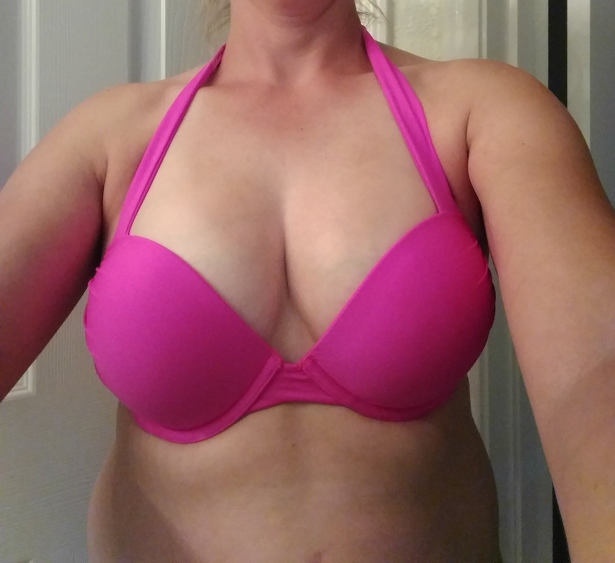 SW85088551's tweet photo. #milfmonday https://t.co/wPIG1DVE4Z