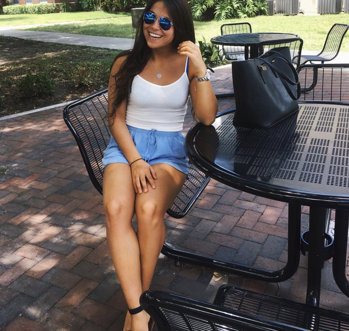 Kaseyyyyg's tweet photo. Summer smiles, summer bluesss💙 https://t.co/9keXYKQQJy