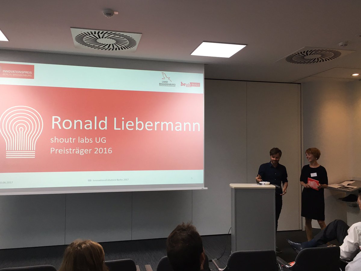 PR_ibb's tweet photo. Sieger 2016 @shoutrlabs berichtet beim #Innovationsfrühstück über #augmentedreality https://t.co/hzGkhfWqB7