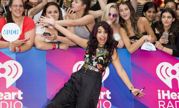 iHeartRadio Ödülleri Sahiplerini Buldu! #kralmüzik bit.ly/2tnd9Hn