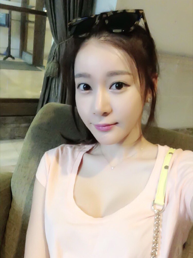 Grand_PS's tweet image. 그랜드 윤곽수술은 개개인의 이목구비와
복합적인 문제를 개선시키므로 실제 얼굴이 작아지는 효과를 기대할 수 있습니다.
철저한 사후관리 시스템으로 수술 후 붓기와 통증관리에 도움을 드립니다.
#그랜드성형외과 #윤곽수술