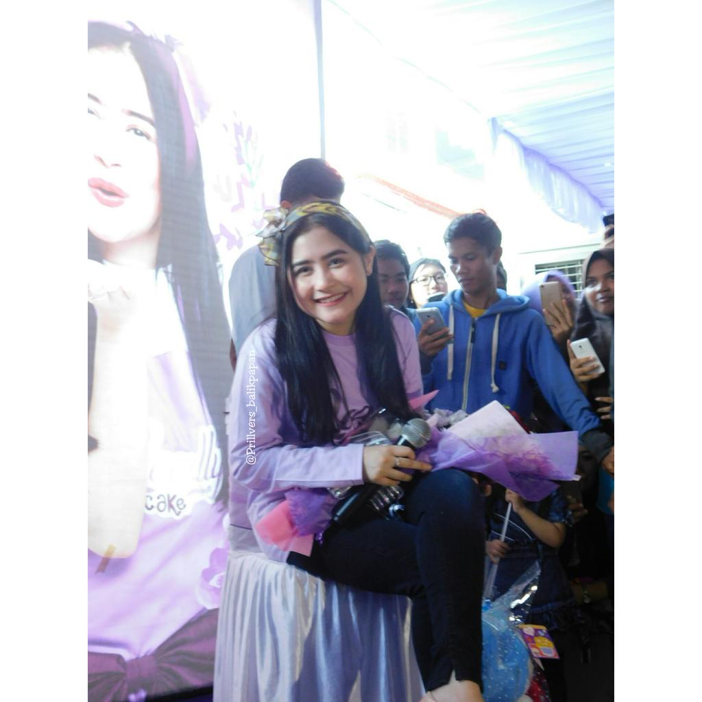 PrillversBpn's tweet photo. Kungkow bareng  @PrillyBie 
.
16 Juni 2017
.
Pict : 2 https://t.co/gnsO4zL6QD
