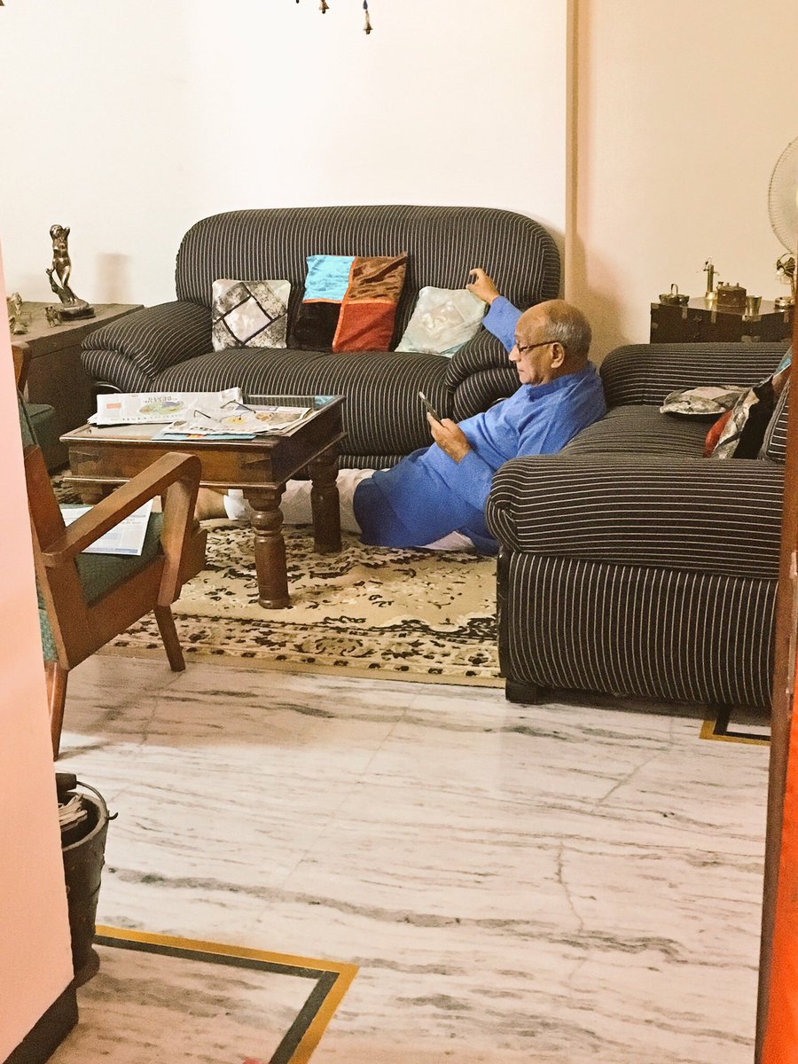 Sonakshi_V's tweet photo. पिताजी morning with fb/twitter, newspaper sleeping on table 😃 !! Changing times 😁 !! #techmornings 🌸🌺🌸 https://t.co/mEAw52V0FA