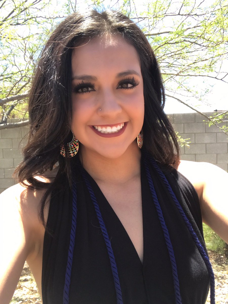 paulinamarieeee's tweet image. work so hard forgot how to vacation #hsgraduate