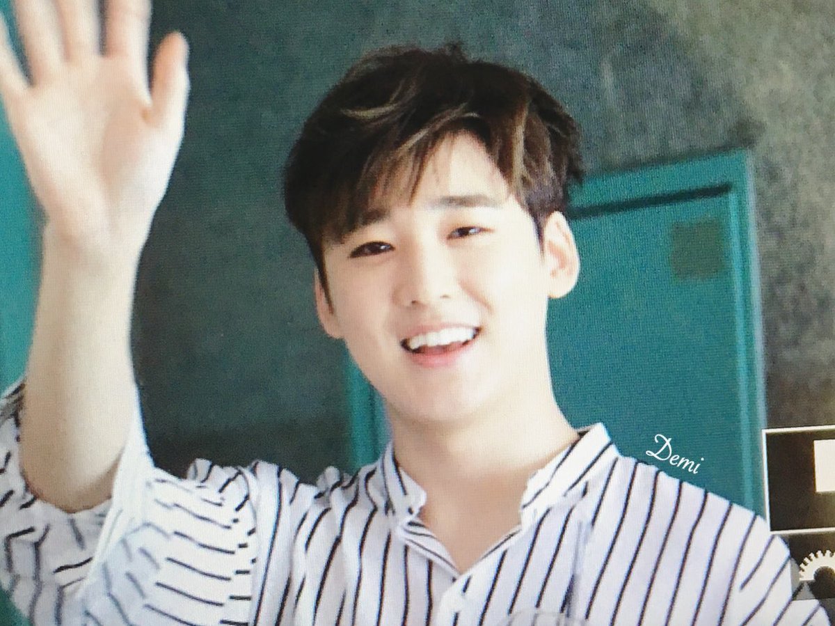 KISSme_Demi95's tweet photo. 20170620 #ASC #케빈 #KevinWoo @Kevinwoo91 오늘 두 친절한 인사해줘서 넘 고맙다♡날씨가 덥지만 케빈보고 힘 받았다~ㅎㅎ생방송 팟팅!!♡♡♡ https://t.co/oExaz7lZYj