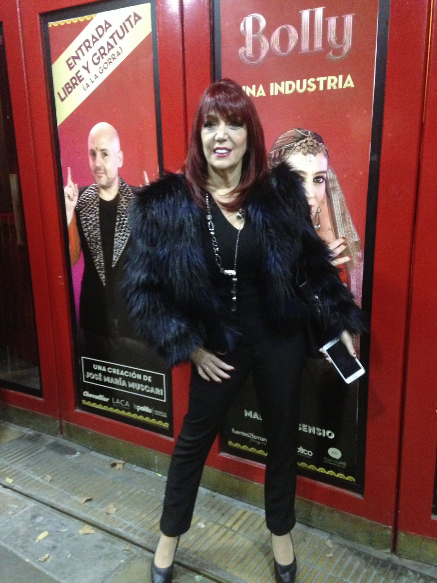 SilviaPeyrou's tweet photo. Felicitaciones @Bollywood_OK a estos talentosos 50 artistas en escena!!! Bravo @muscarijoseok 😍👏🏼❤️ https://t.co/oyfB5PKM5X