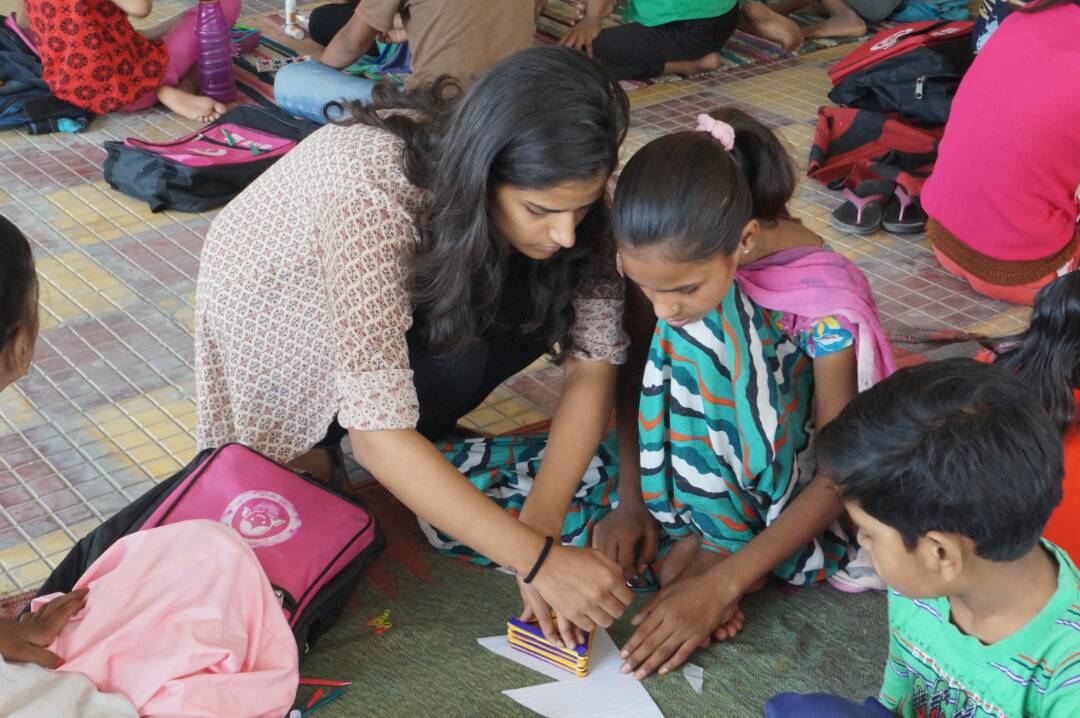 adhiyagya_ngo's tweet photo. Kids making pen stand #ThatsHowWeLearn https://t.co/BFLOqcWQaD #Adhiyagya #Faridabad #LearningArt https://t.co/GYPT6LefhX