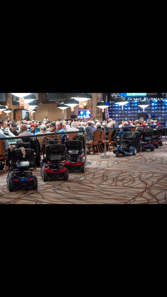 padspoker's tweet photo. #superseniors #picofthesummer https://t.co/FcFoM2ildW