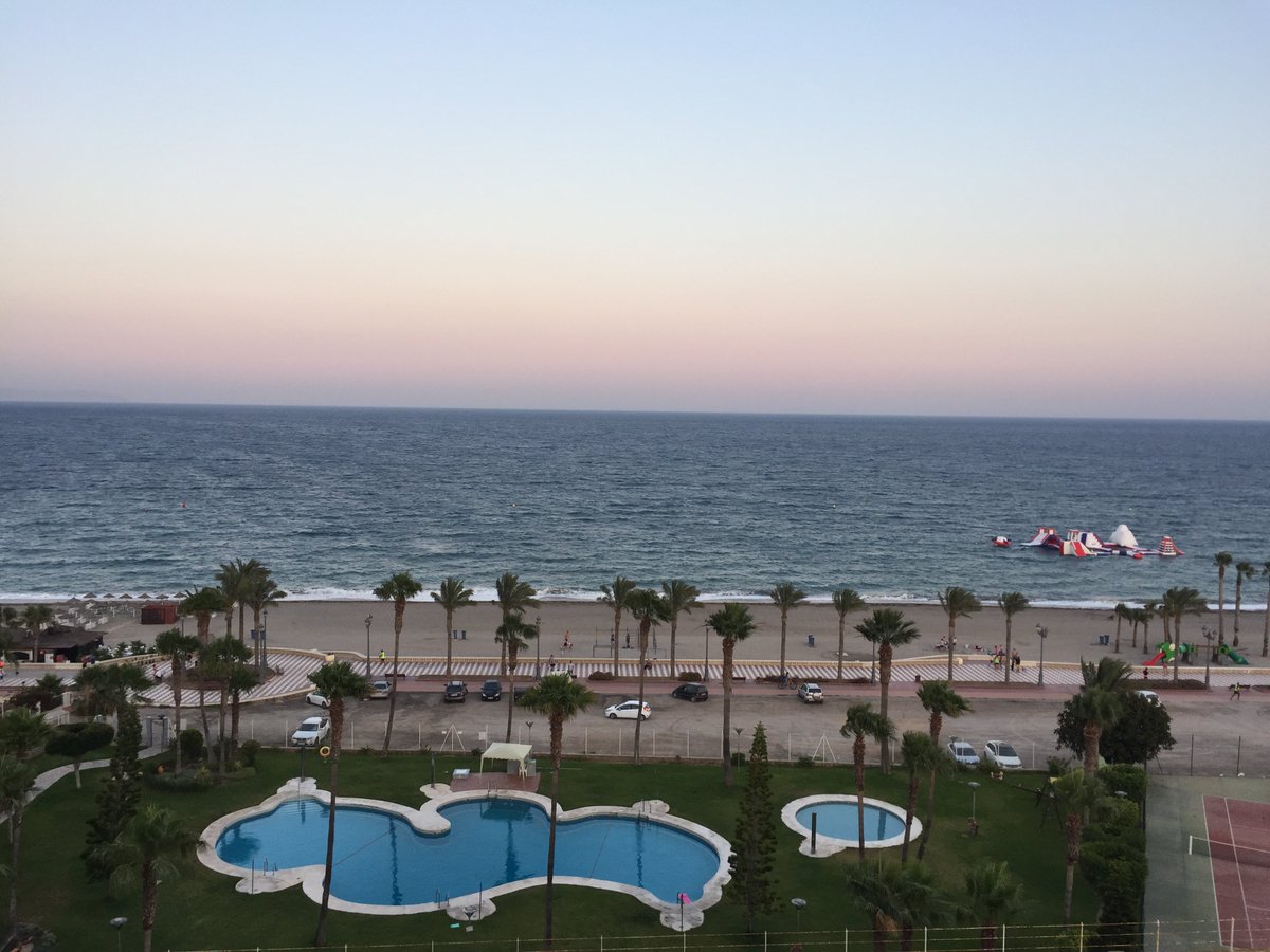 TourSurAlmeria's tweet photo. Bonito atardecer para disfrutar del clima mediterráneo en compañía ☀️🌊 @TourSurAlmeria #Conecta2Almeria https://t.co/ddiUwHgPCR