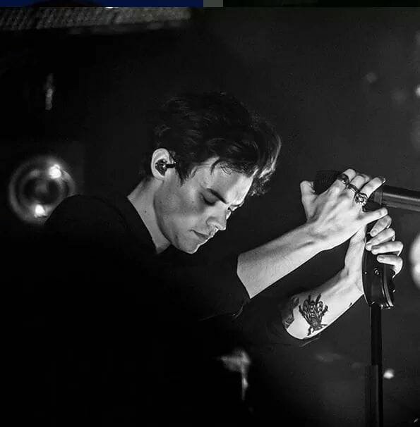 1D_ZquadVoto's tweet photo. My #TeenChoice nominee for #ChoiceMaleArtist is @Harry_Styles https://t.co/AUmWwlVFOY