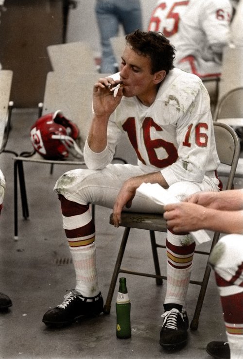 Happy Birthday to Len Dawson, who turns 82 today! 