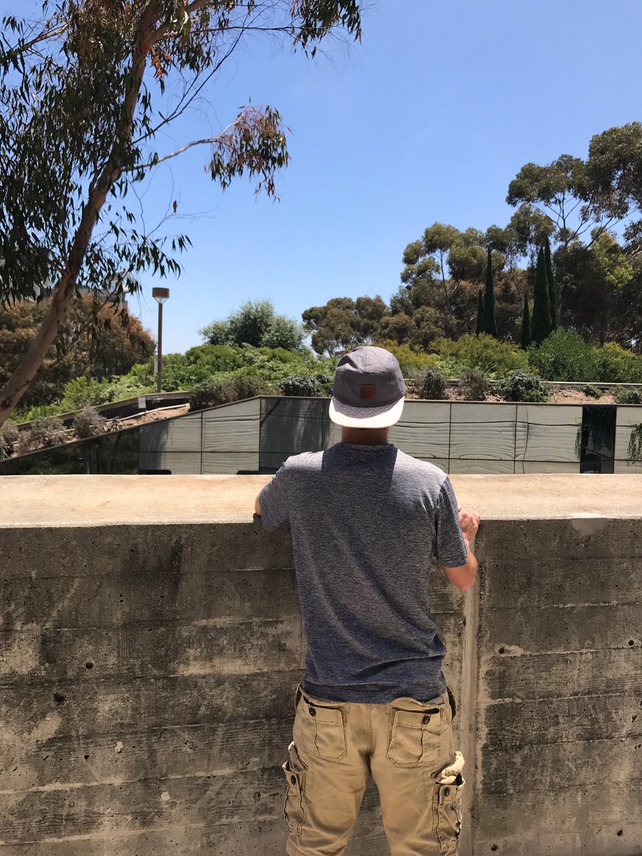 TopikuHats's tweet photo. Sun's out at @UCSanDiego 🌞 https://t.co/3ZcpVgjSiI