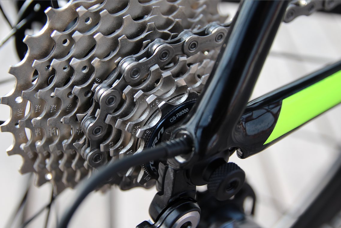 StormBikesNL's tweet photo. De eerste nieuwe Shimano Ultegra R8000 groep is in Petten! En die hebben we natuurlijk op een hele mooie Levante gemonteerd 😃@BeukersPetten https://t.co/JVgoXQEGIV