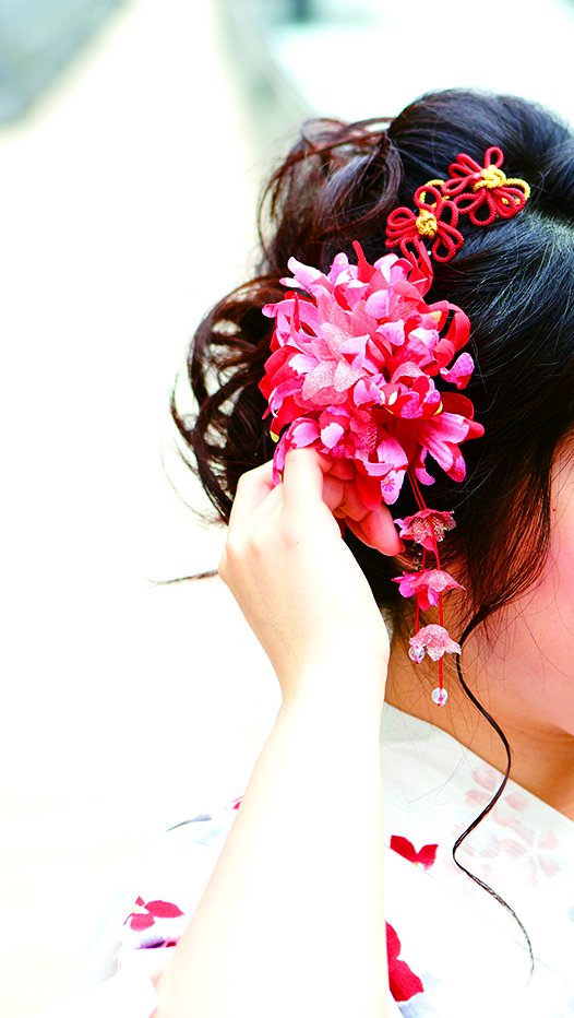 戎橋筋商店街 على تويتر 海外モノが多いクレアーズですが 艶やかな和モノも揃います 艶やか和モノから発光系 髪飾りまで クレアーズ戎橋店 和柄 髪飾り 赤 1 500円 花付かんざし 1 000円 ゆかた用 光る髪飾り 1 500円 戎橋筋商店街 フリーマガジン