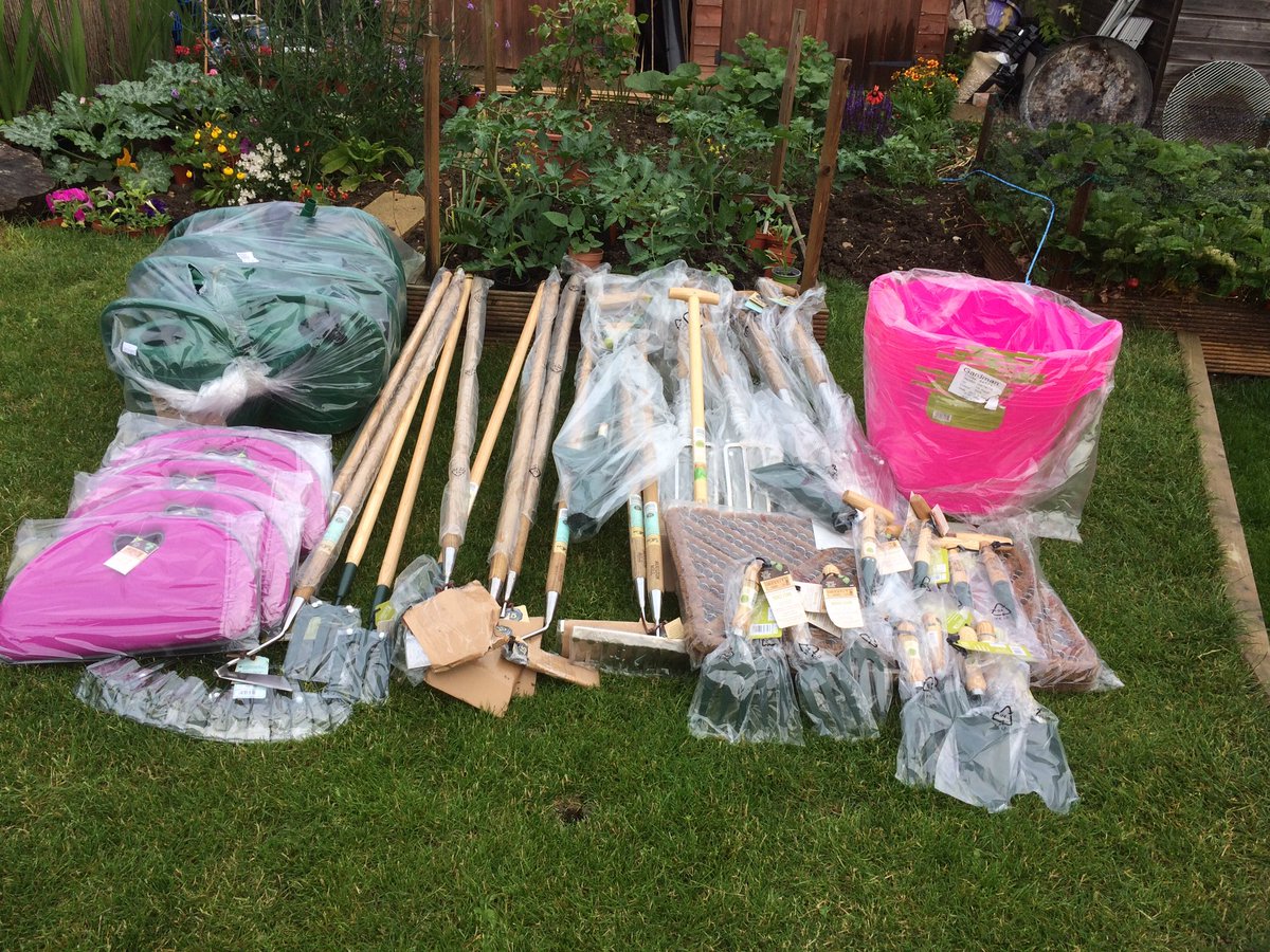 thymeZgrow's tweet photo. If I thought a tool box was exciting look what arrived at 7:00 this morning. Yarl's Wood Gardeners Scheme almost ready to go ! https://t.co/KSSD6NL4d5