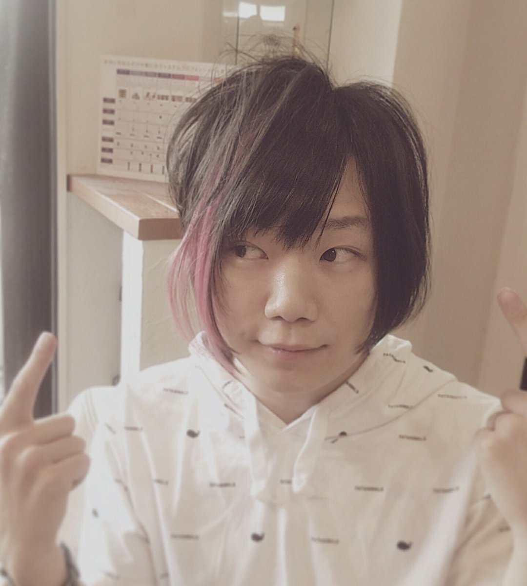 百花 繚乱 ゲーム実況者で趣味が美容師のb Kzoさん Bikkuri 3 にメッチャ丁寧に髪切ってもらった 凄いイイ W