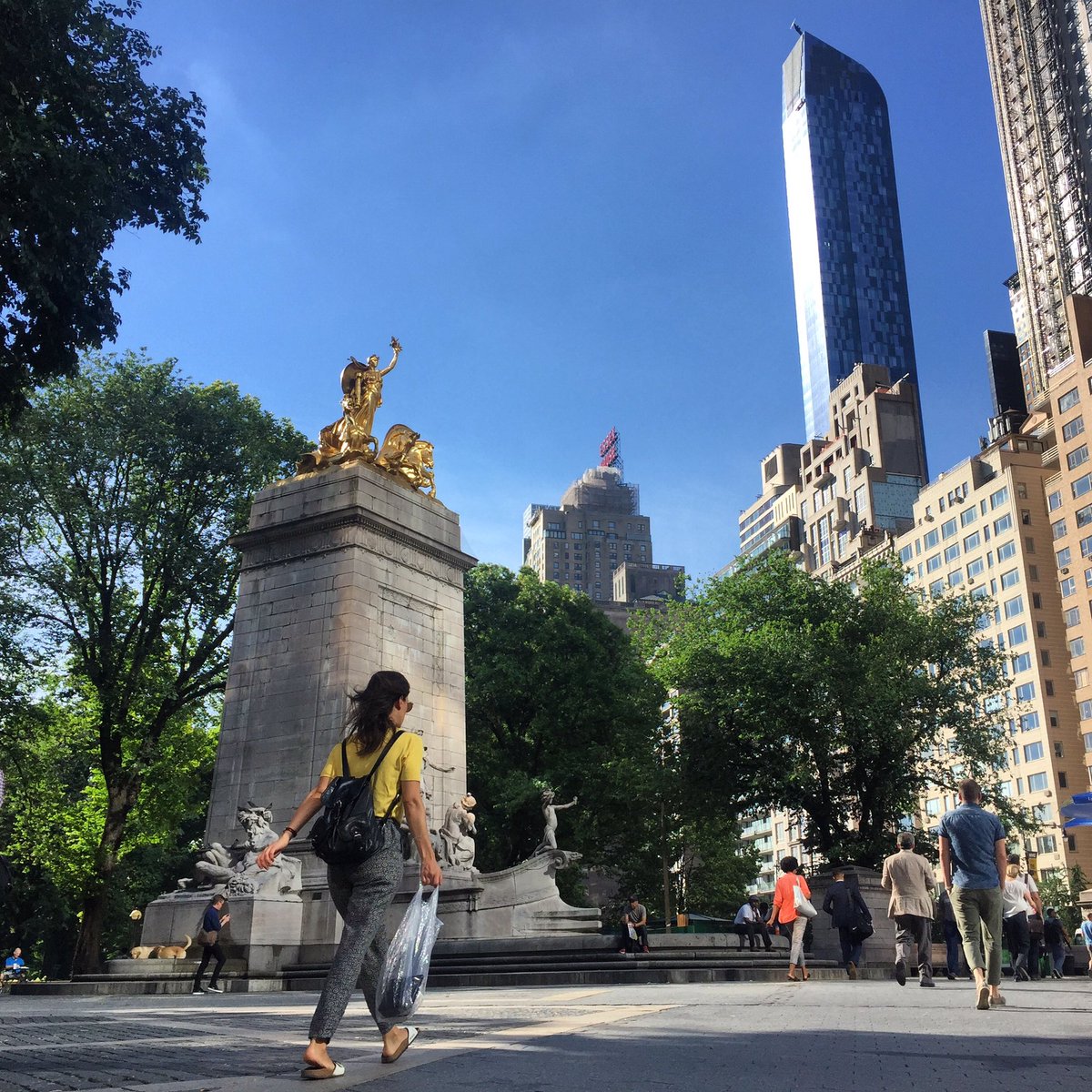monettenewyork's tweet photo. Should be a beautiful day! πGood Monday morning, #NYC ! β€π#Keeplovingandsmiling #ilovenyc #iloveny #newyorkcity #newyork #nofilter https://t.co/OXz92yMpPY
