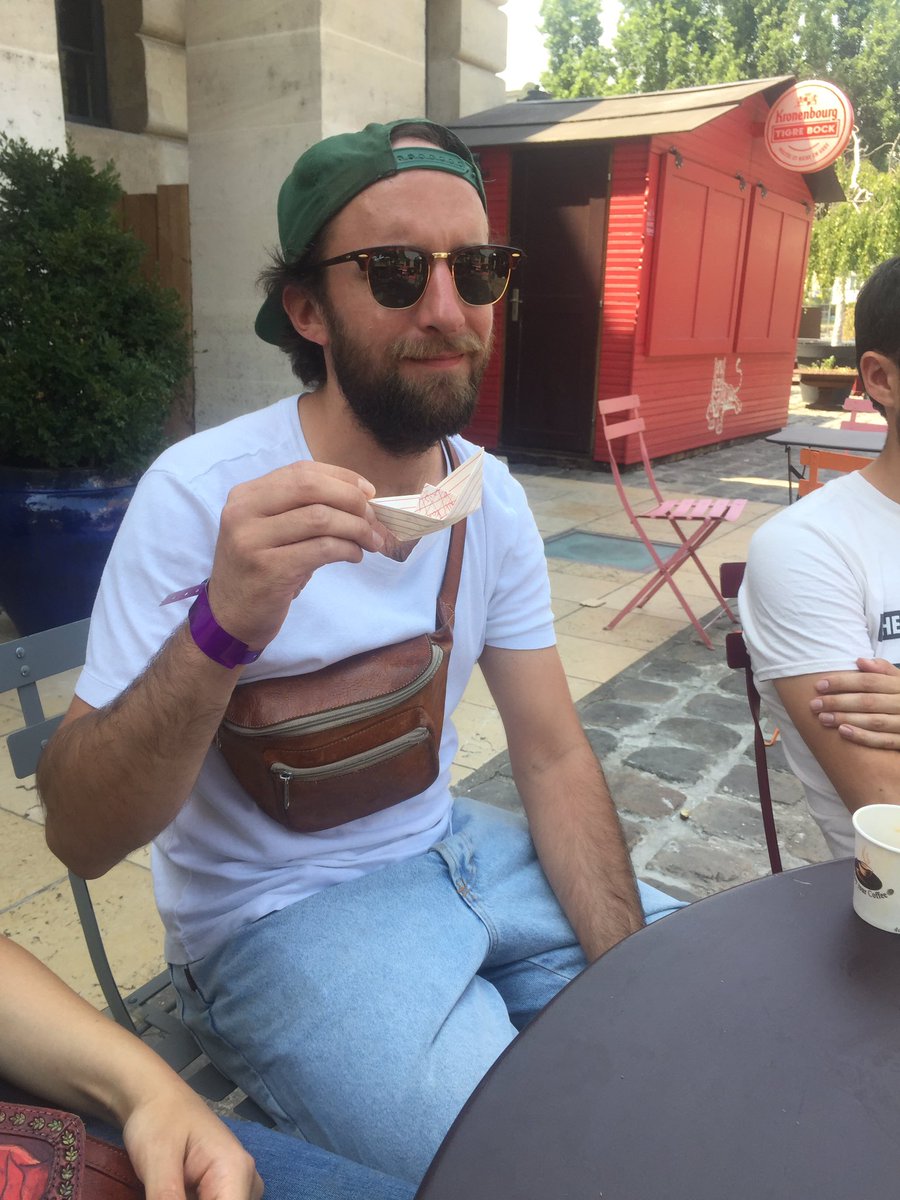 Les Autres tweet media