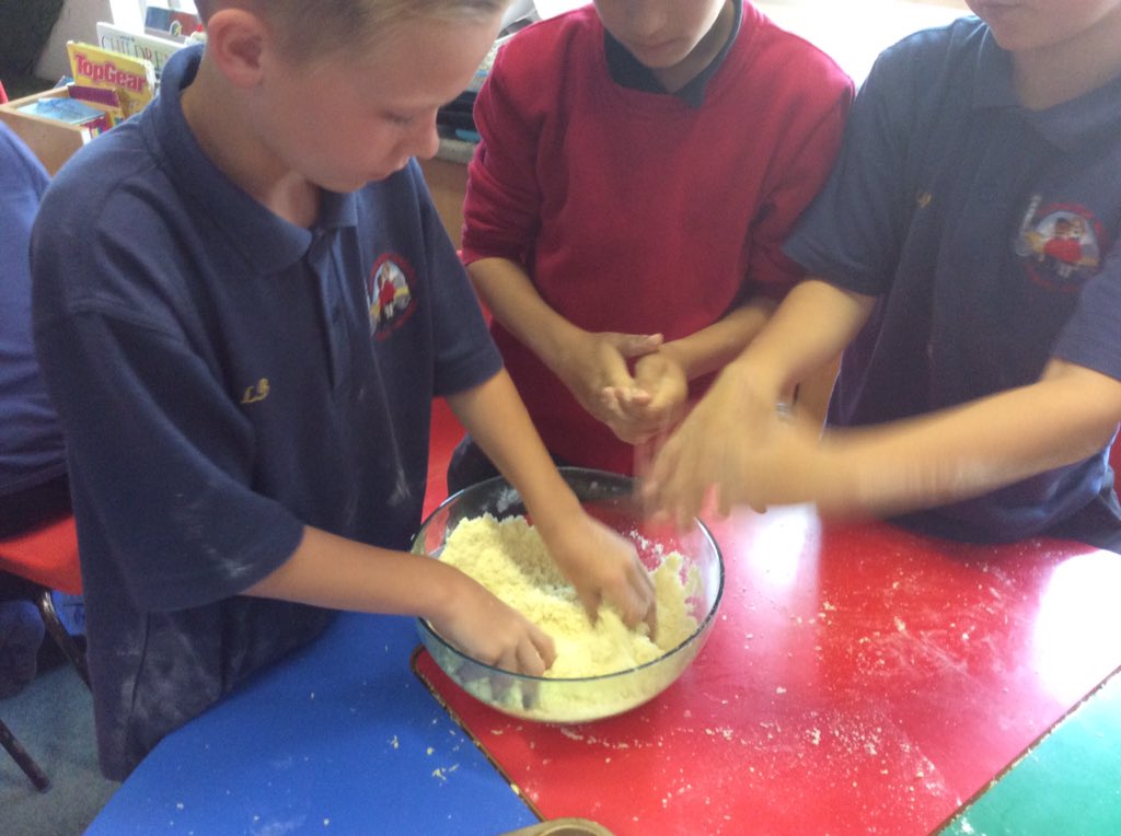claresowa's tweet photo. @SMemorial @JoanneMc123 Year 4 making jam tarts, ready for their Mad Hatter's tea party.  Yum! https://t.co/FyHS6PAhHU