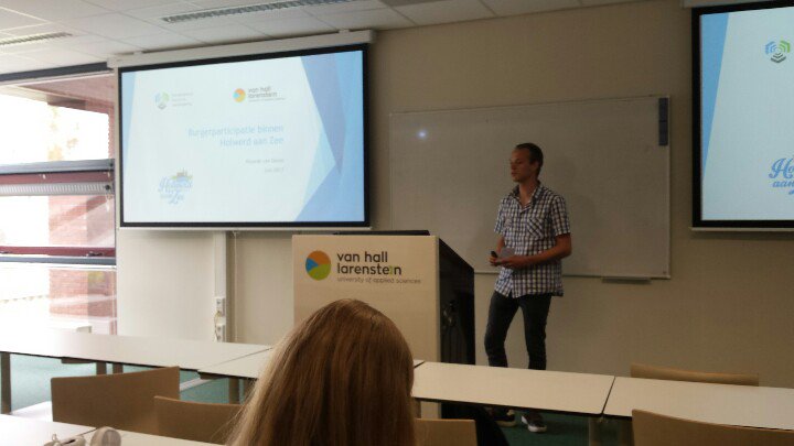 JanSineZijlstra's tweet photo. Nu @hogeschool_VHL voor Afstudeerpresentatie Ricardo van Doren over #burgerparticipatie @holwerdaanzee https://t.co/hFmwUQaLVN