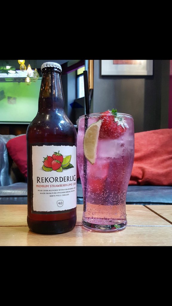 EuroHostels's tweet photo. It's 5pm somewhere 😊 ........ join us in @TheHatchBarLive ..... why not 🍹 https://t.co/l5k87QxdvF