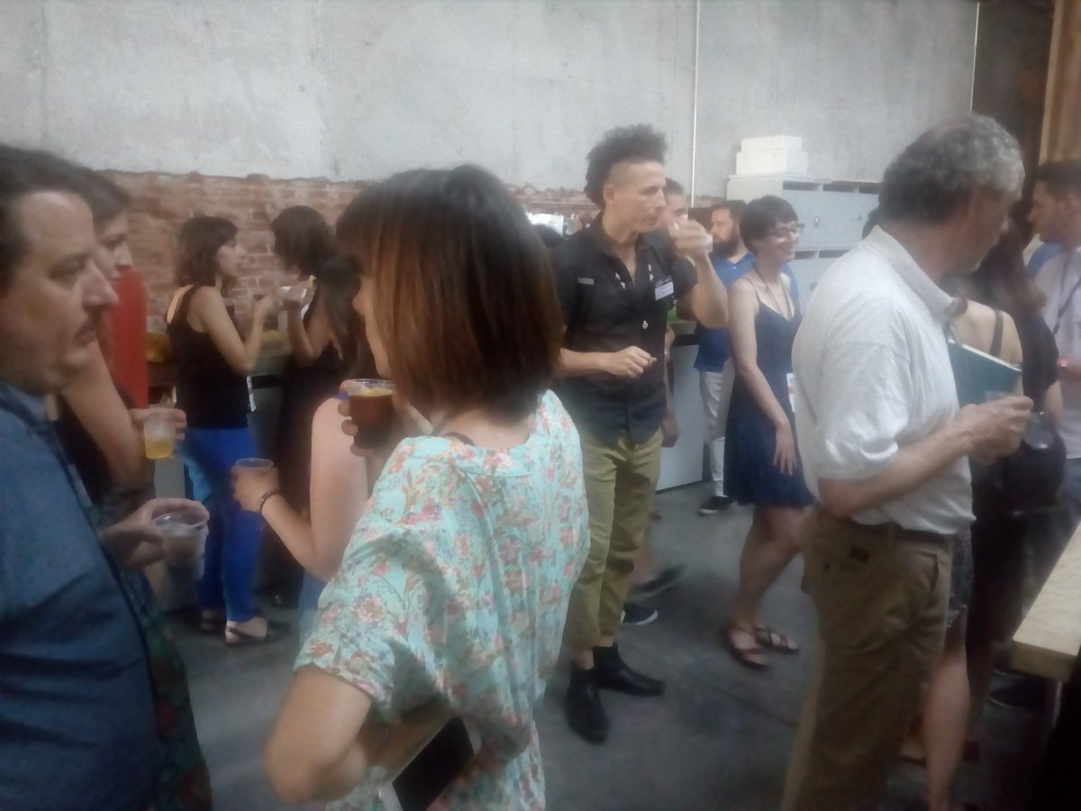 Factoriamadrid's tweet photo. Fast networking + Slow vermut #EmprendeMusica https://t.co/gwo3SoH24w