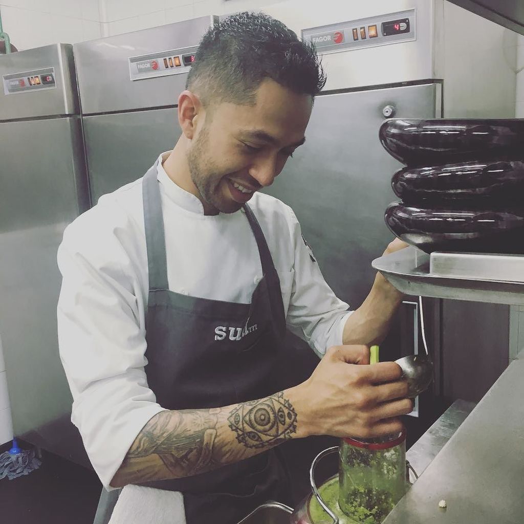 Mise en place del equipo de Sud777 y nuestro invitado de esta semana, el chef @edgarnunezm en @restaurante_punto_m… ift.tt/2ryXdjW