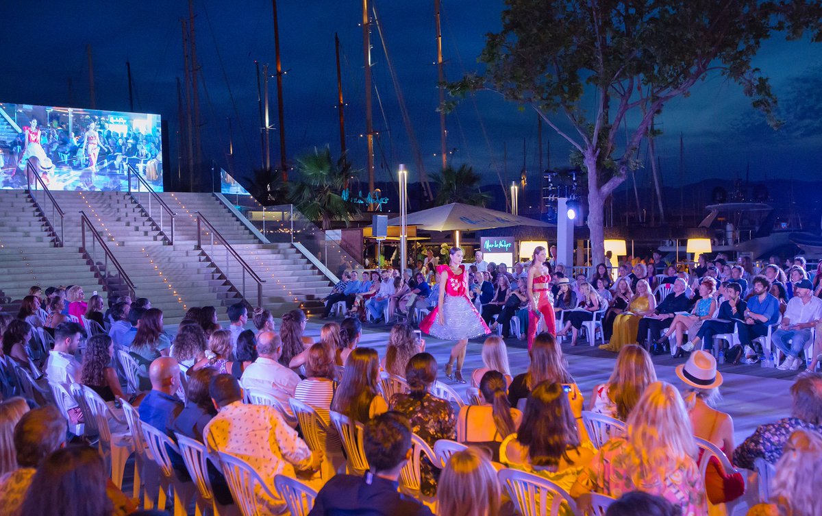 MundoMediterran's tweet photo. Young designers and renowned fashion professionals who meet at #mallorcadesignday #mundomediterraneo #mallorca
https://t.co/kbazxdaJQW https://t.co/jY8JtjeQFl