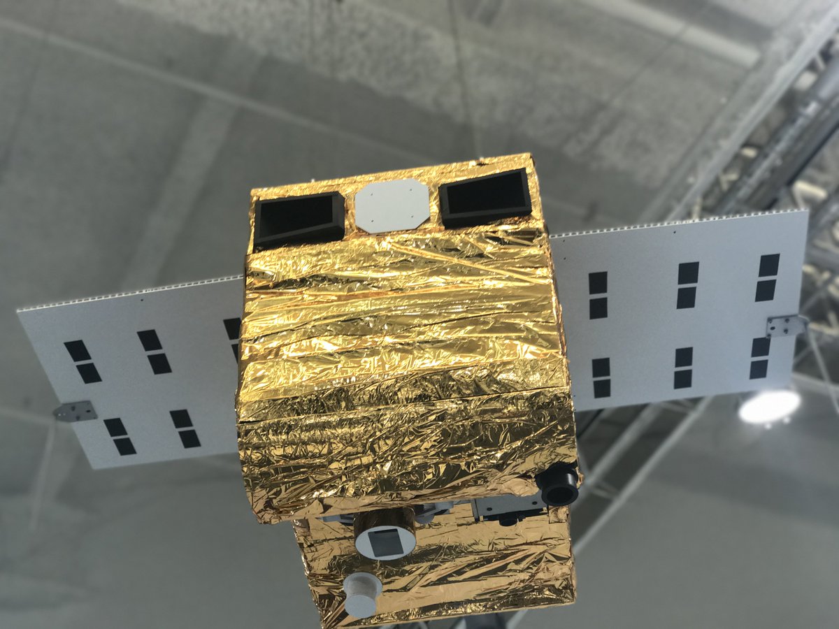 DLR_de's tweet image. Mission FireBIRD: 2 #Satelliten für #Erdbeobachtung spüren Waldbrände auf – selbst in abgelegensten Regionen. #PAS17 dlr.de/dlr/desktopdef…