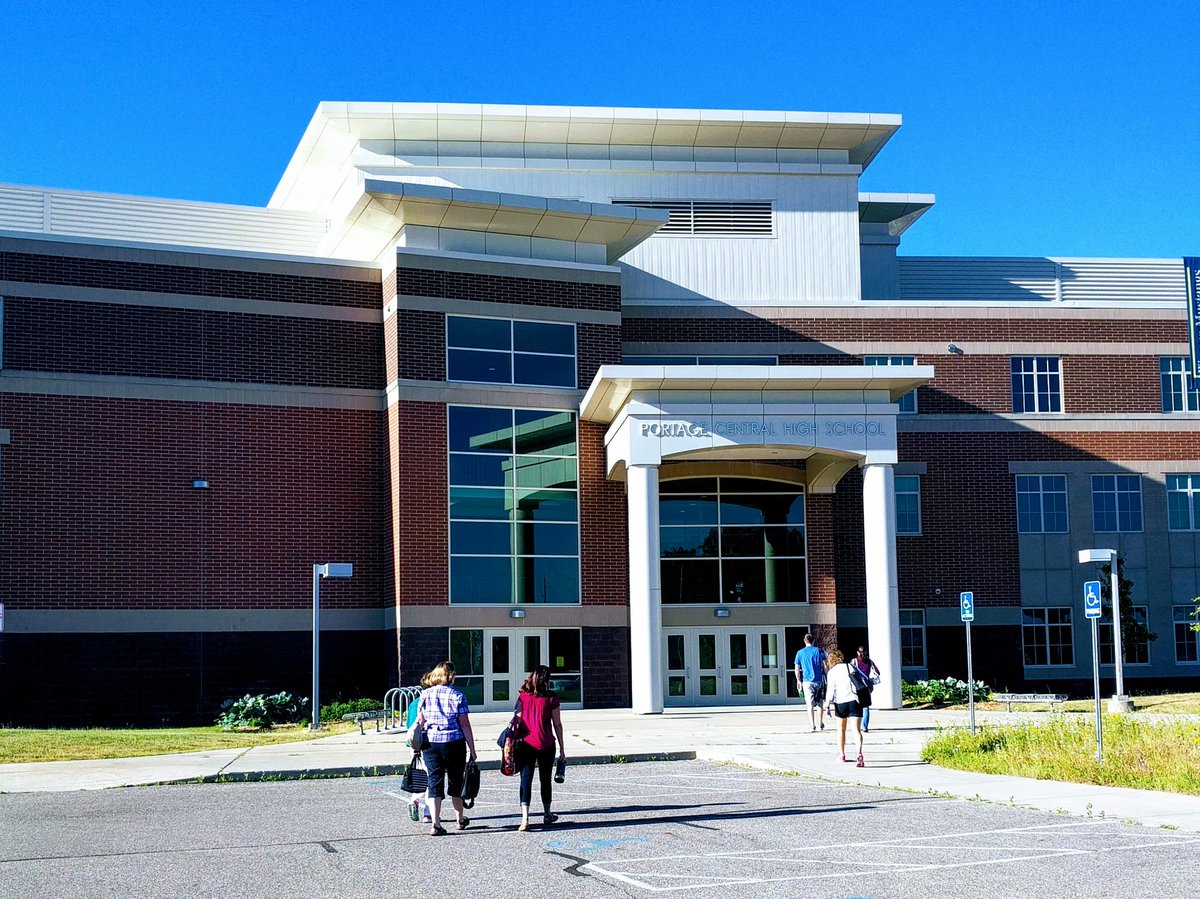 Paul_Murray6's tweet photo. These teachers choose to be awesome even on their summer break! #miched #growPPS #aboveandbeyond @fakefoot https://t.co/8N8t8p8W87