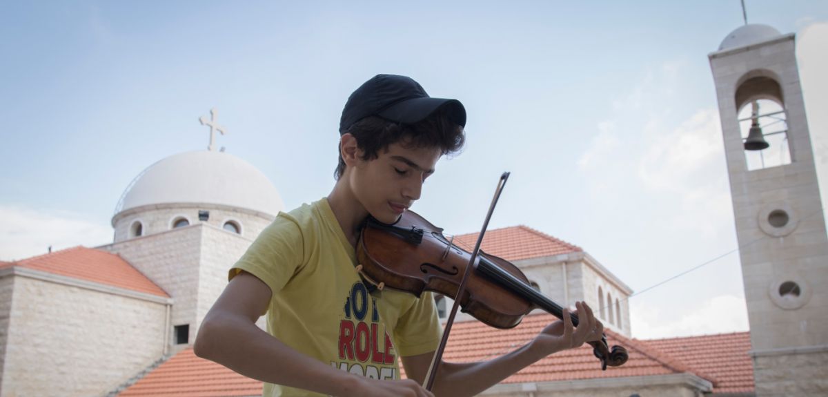 University of Oxford (@uniofoxford) on Twitter photo Aboud, a 14 year old Syrian refugee, has been lent a historic violin by <a href="/pbatecollection/">The Bate Collection</a> po.st/QPS8GJ #WorldRefugeeDay Aboud, a 14 year old Syrian refugee, has been lent a historic violin by <a href="/pbatecollection/">The Bate Collection</a> po.st/QPS8GJ #WorldRefugeeDay