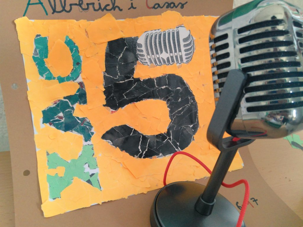 Escola_Alberich's tweet photo. Avui a les 11 ràdio en directe #XAC5 #eduradio amb l'escola Eladi Homs de #Valls #Tac #llengua #projecte gràcies @FerranMas https://t.co/OGbicIwRkZ