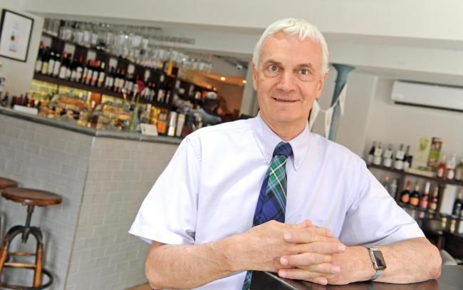 'Surgeon sets his sights on end to breast cancer' - buff.ly/2sO6zfE #breastsurgery #breastcancer