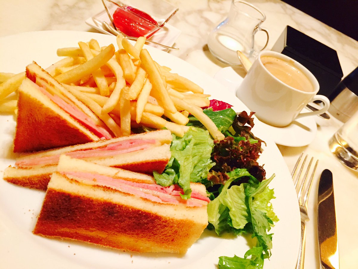 AyukaHarp's tweet photo. 今日はグランドハイアットでお仕事🎹本番前の腹ごしらえ🍴✨

#グランドハイアット #六本木
#thefrenchkitchen
#ジャンボブラン #グリュイエール
#サンドイッチ https://t.co/VrGF9Y4Zs9