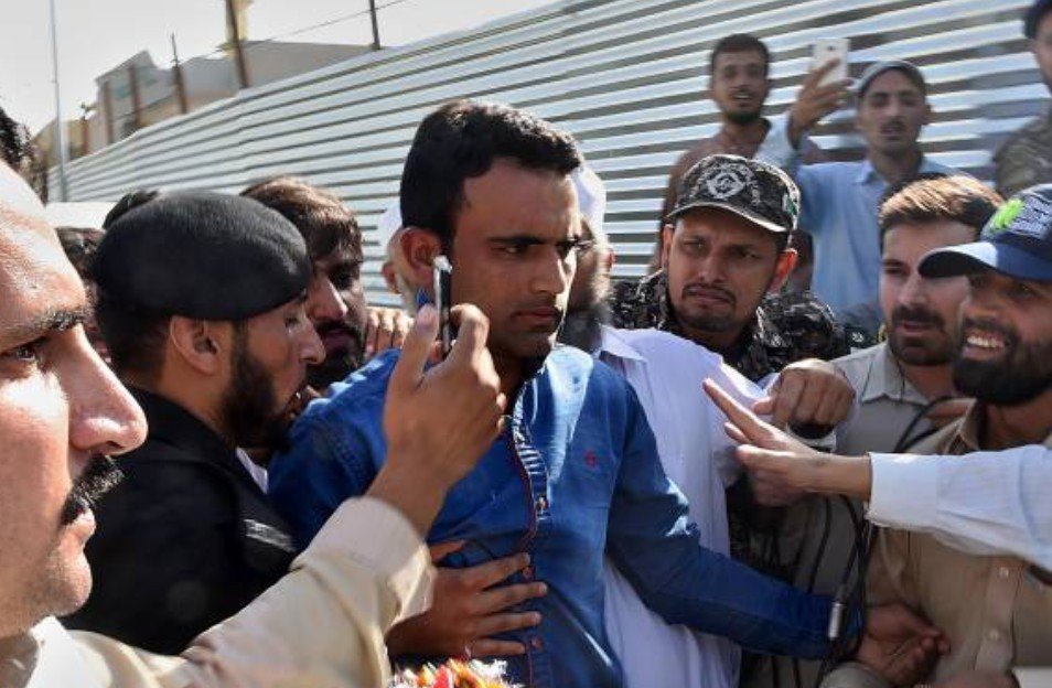 officialhassam's tweet image. Fakhr-e-Pakistan @FakharZamanLive 

#ChampionsBackHome