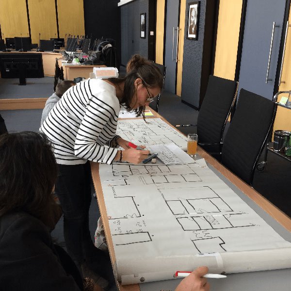 Demain_la_Ville's tweet photo. Cmt les #designers peuvent-ils bousculer notre approche de la #démocratie et favoriser la participation #citoyenne ? https://t.co/Z1oJKnng57 https://t.co/9dFJizZAFY