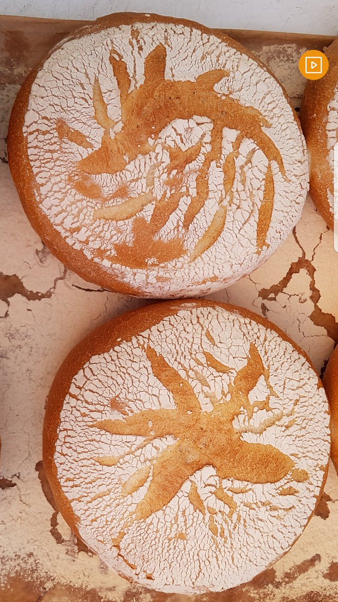 BakeryPoppy's tweet image. Sour dough bread made with organic flour, now available @edibLE16 &amp;amp; @WaterlooCFarm #buylocal