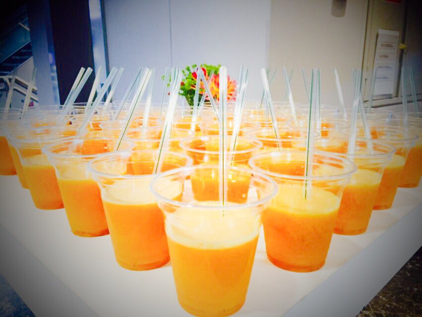 MultiMini's tweet photo. Verse fruitshakes en koffie voor de bezoekers van #divosa in Maastricht! Dank weer voor de leuke opdracht @HOEZOcongres ! https://t.co/L0Q6sYacOM